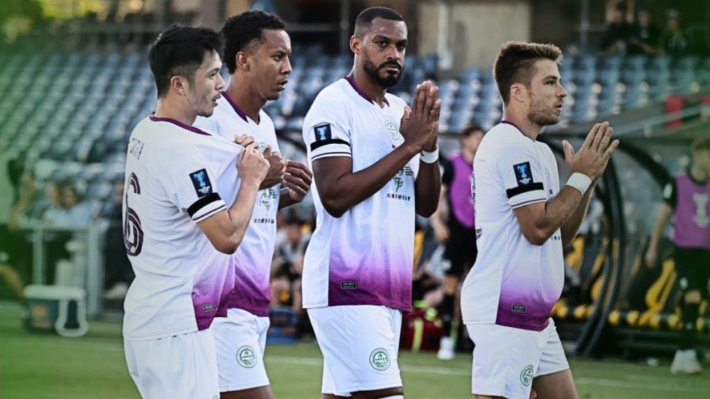 大埔球隊昨賽前默哀一分鐘和右手配戴黑色肩紗作賽。球隊社交媒體截圖 