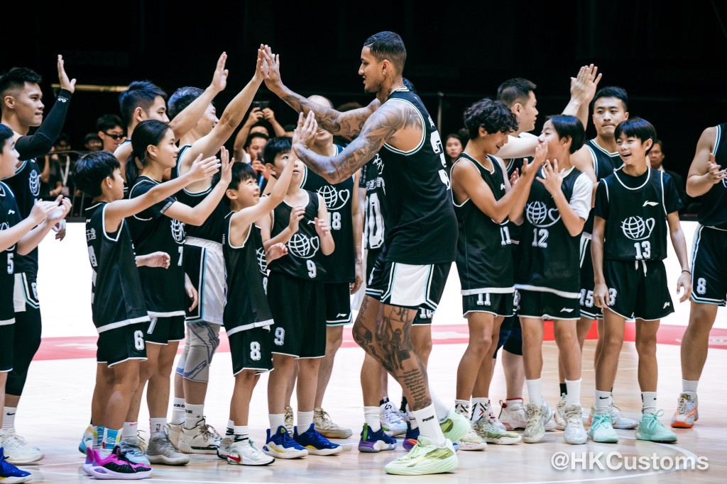 香港海关篮球会获邀参与友谊赛。香港海关fb图片