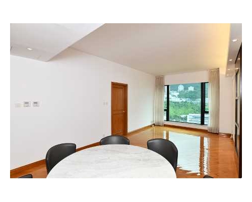 這是禮頓山1座中層B室，實用面積924方呎，現時叫價4590萬。