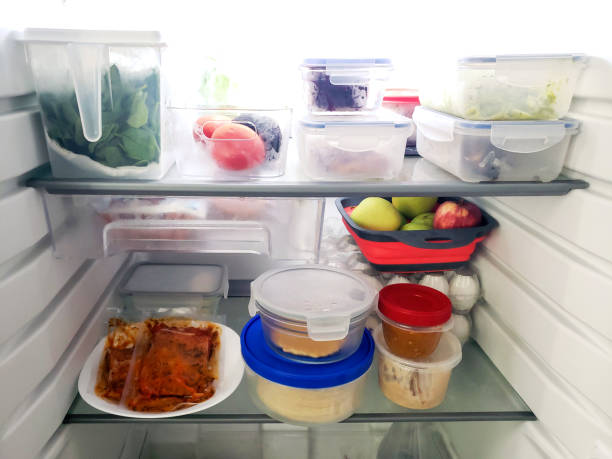 避免將熱的食物即時入雪櫃，應待涼後才收入雪櫃，因為熱食放入雪櫃，便會提升雪櫃內溫度。