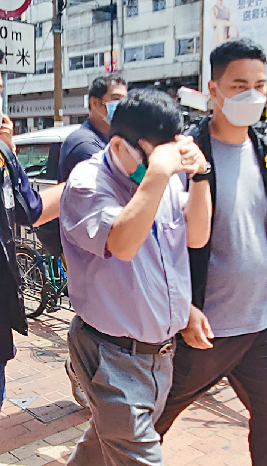■三名涉濫發免針紙的西醫被警方拘捕。 ■三名涉濫發免針紙的西醫被警方拘捕。