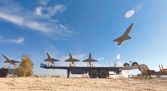 伊朗無人機曾參與軍方演習。路透社 伊朗無人機曾參與軍方演習。路透社