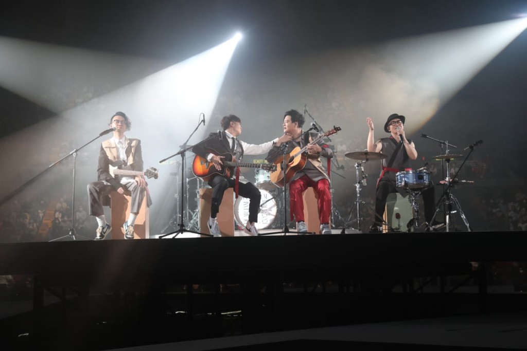 Dear Jane昨晚在红馆举行一连五场《Dear Jane Pendulum Tour 2021》演唱会。