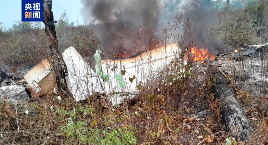 巴西雙引擎小型飛機中西部，機上5人全數罹難。（圖片來源：央視網）