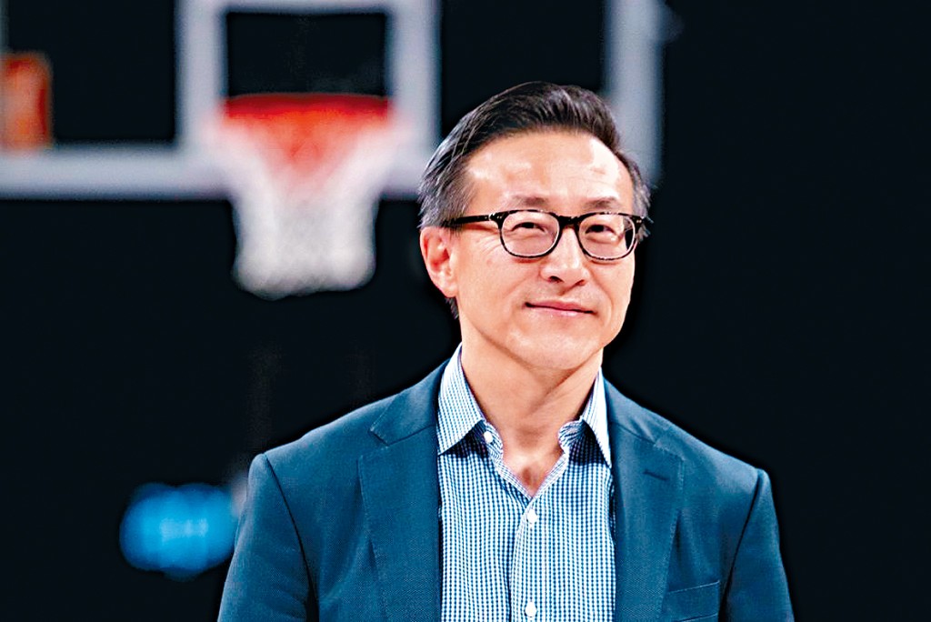 蔡崇信表示,此次收購香港地標物業,充分體現對香港經濟和營商環境的信心。 蔡崇信表示,此次收購香港地標物業,充分體現對香港經濟和營商環境的信心。