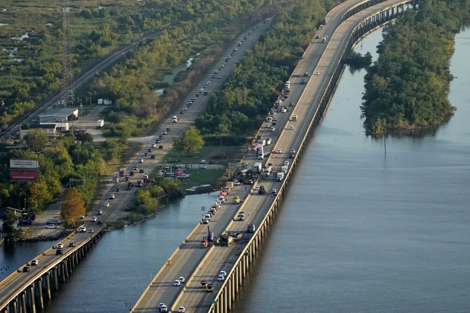 連環車禍令當地交通一度嚴重阻塞。美聯社