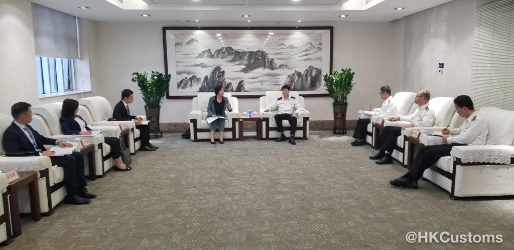 香港及深圳海關進行工作會議，協調確保口岸暢通便利選民回港投票。香港海關facebook圖片