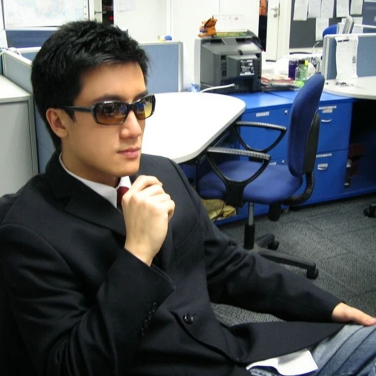 蔡誌恩之後亦效力過TVB新聞部，他當時返通宵更，最愛看其他人拍戲。