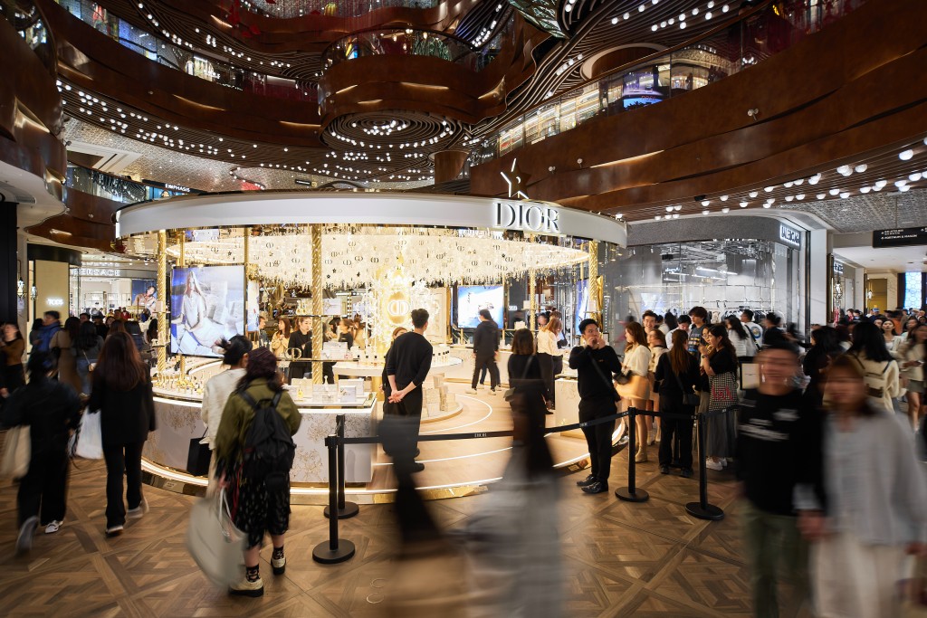 Dior超夢幻聖誕樂園在K11 MUSEA設立舉辦期間限定店，早前成為城中熱話。