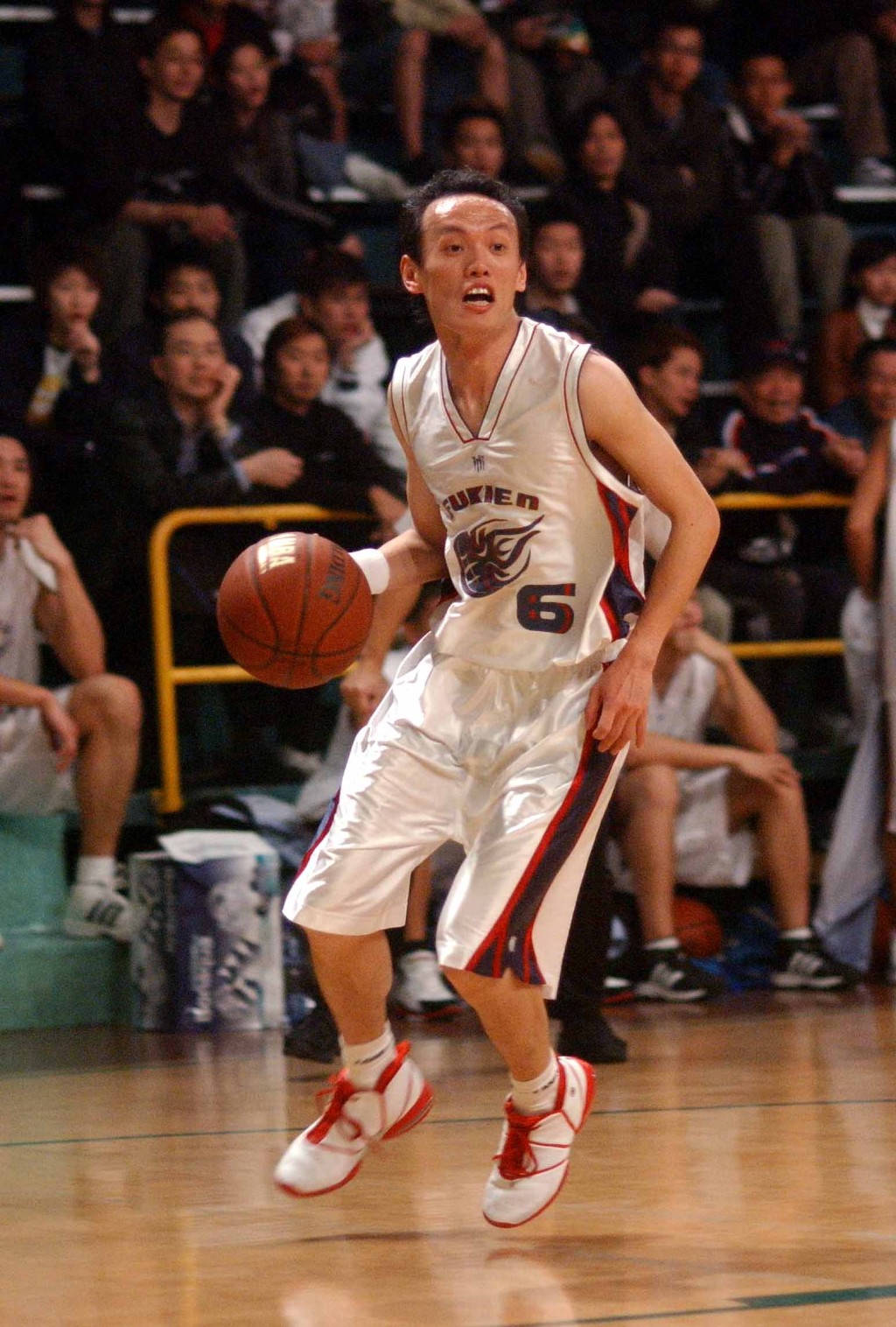 翁金驊在1990至2006年之間,曾代表香港男子籃球代表隊上陣超過250場,於2006年退出香港代表隊後。資料圖片 翁金驊在1990至2006年之間,曾代表香港男子籃球代表隊上陣超過250場,於2006年退出香港代表隊後。資料圖片