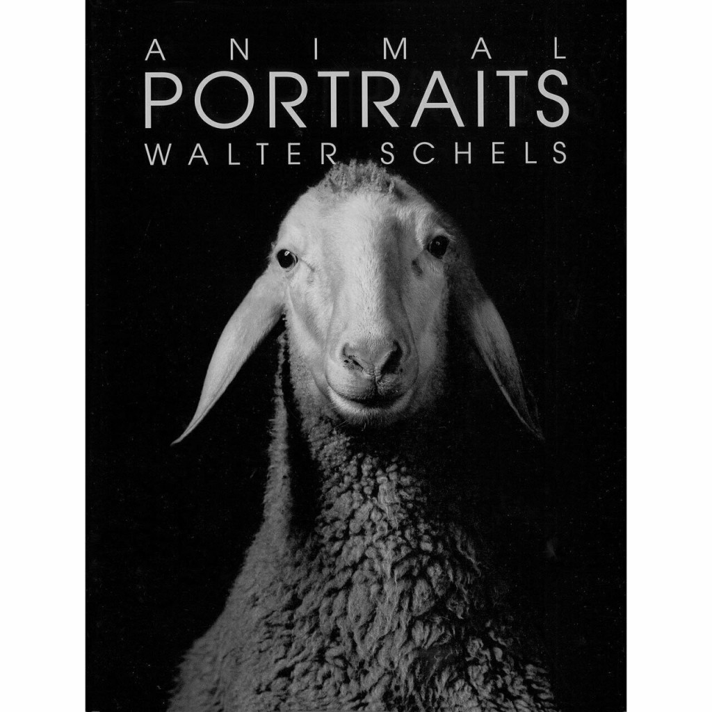 Walter Schels于2001年出版的作品集《Animal Portraits》，收辑其拍摄的动物相片。