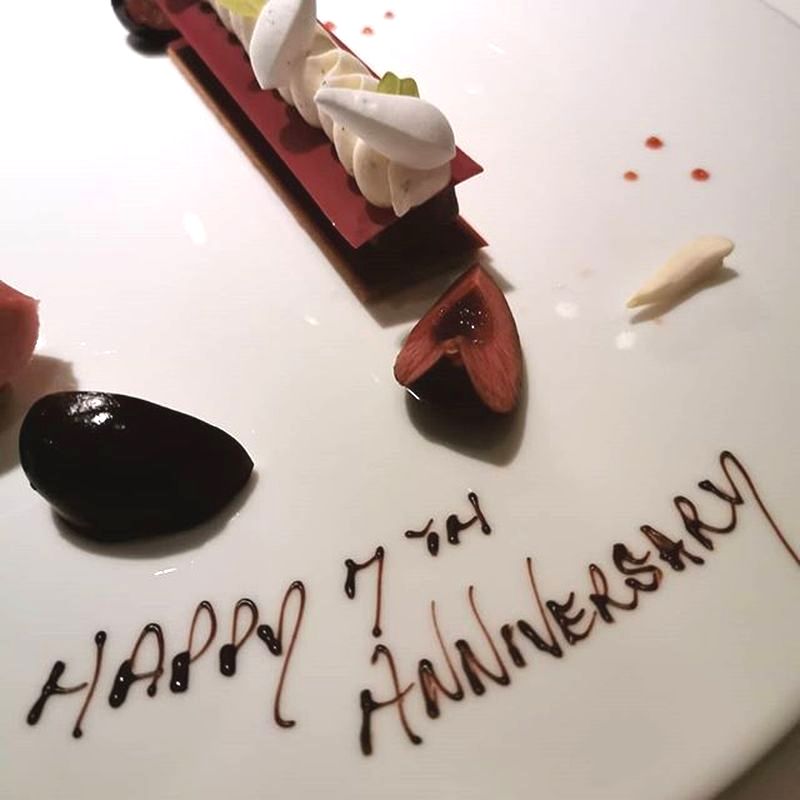 黄祥兴㖊日同太太Peggy食烛光晚餐庆祝结婚7周年。fb