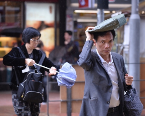 雷雨周末訪港氣溫稍降，下周落雨多過曬太陽。資料圖片