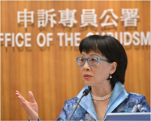 劉燕卿明年3月底約滿後將不再續任。 
