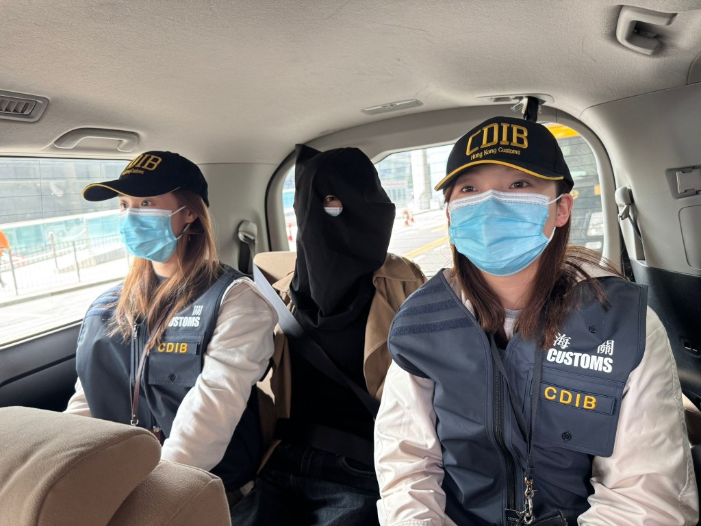 被捕人已被控一項販運危險藥物罪，於明日（3月27日）在西九龍裁判法院提堂。