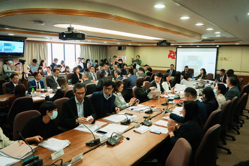 麥美娟表示,政府就新一屆區議會引入《區議員履職監察制度指引》。資料圖片 麥美娟表示,政府就新一屆區議會引入《區議員履職監察制度指引》。資料圖片