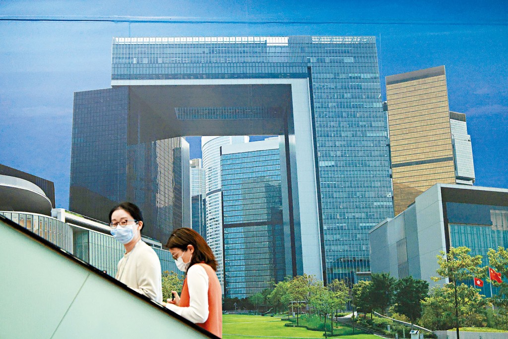 公务员事务局局长杨何蓓茵指出，私企加薪幅度具备弹性，是公务员辞职的一大原因。