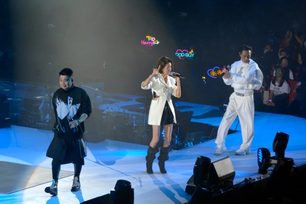 嘉賓絡繹不絕。