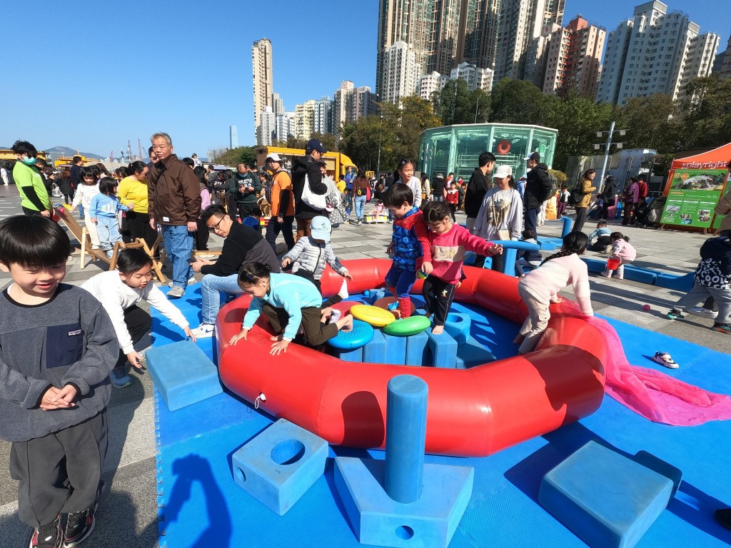 2月份智樂遊樂車3系曾到茶果嶺海濱公園，小朋友們玩得興奮。（圖片來源：Playright Children's Play Association）