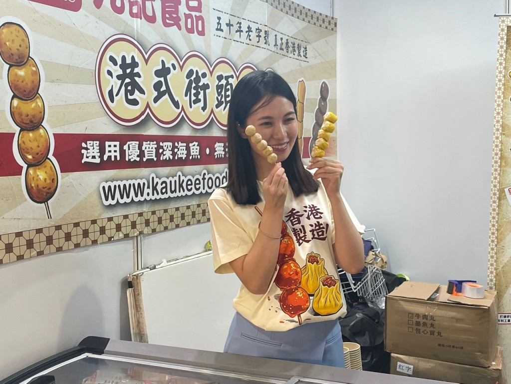 本地魚蛋參展商李小姐。 本地魚蛋參展商李小姐。