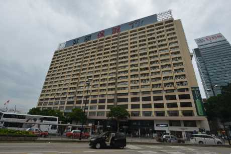 尖沙嘴星光行高層戶以每呎約32元租出,較舊租金下跌約兩成。
