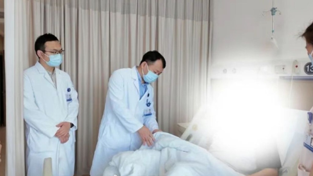 医护团队花了6小时,成功为小张完成接驳阴茎手。《新闻晨报》 医护团队花了6小时,成功为小张完成接驳阴茎手。《新闻晨报》