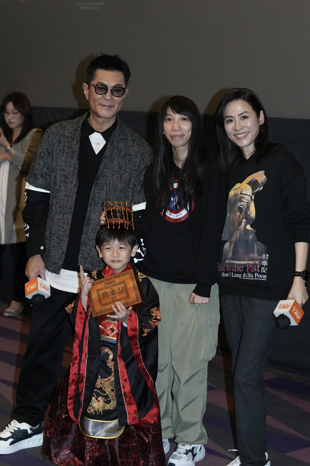 有家長把小朋友打扮成小秦王，獲古仔讚賞。