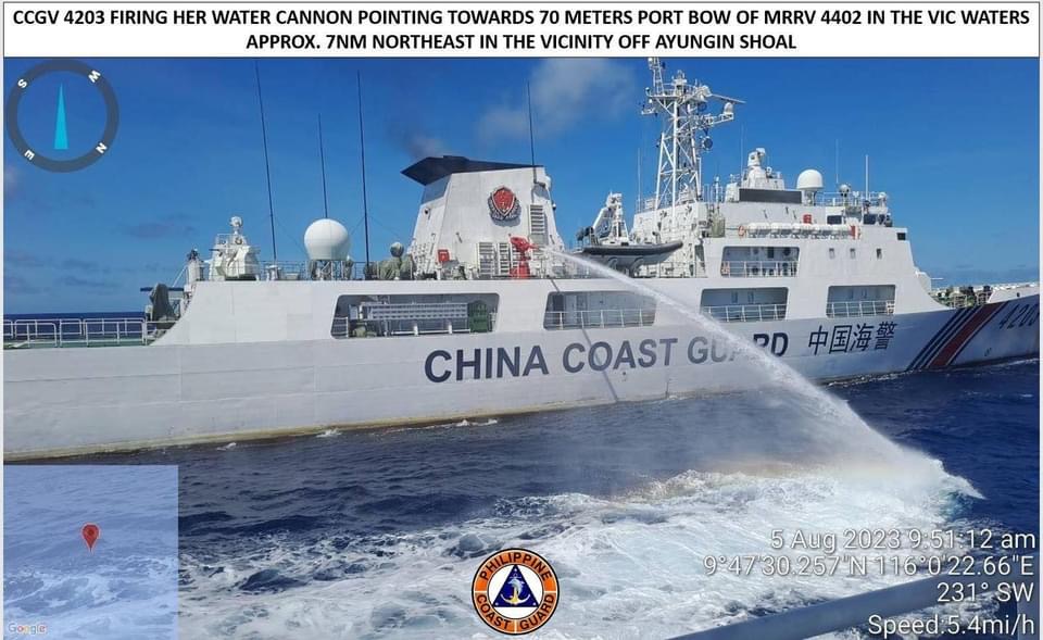 菲方斥中国海警船近距离射高压水炮。 菲律宾海岸警卫队
