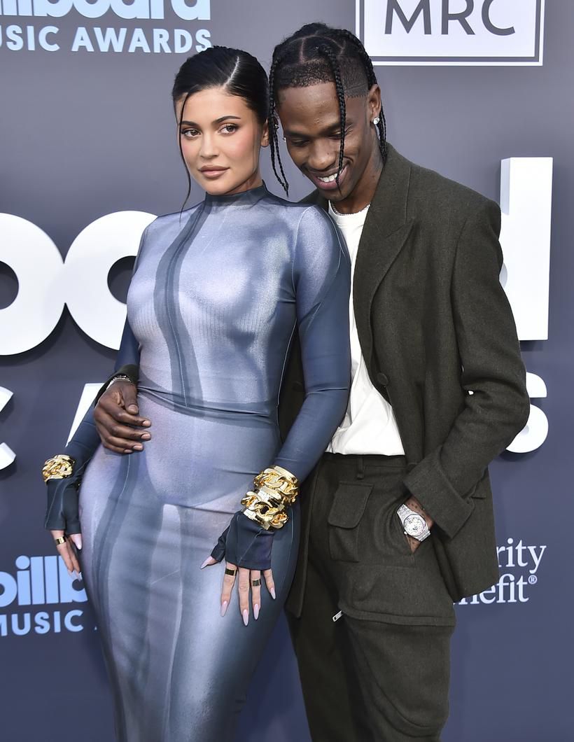 Kylie Jenner與男友Travis Scott出席Billboard，缺席姊姊Kourtney Kardashian跟Travis Barker的婚禮。
