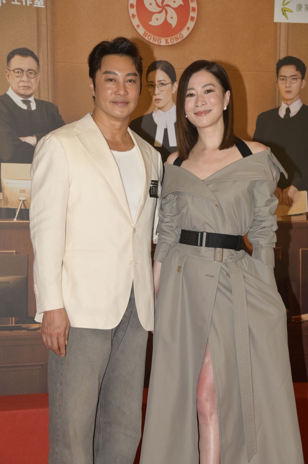譚耀文《正義女神》拍檔佘詩曼，早陣子入場睇《我們不是什麼》支持好友。