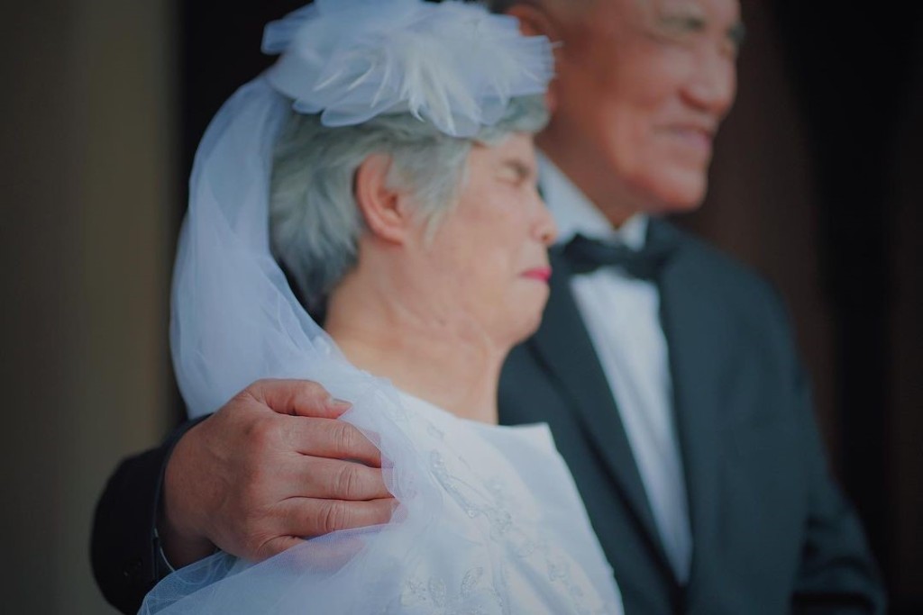 當日看到有一對失明的夫婦互相陪伴了50年，令柏豪非常感動。