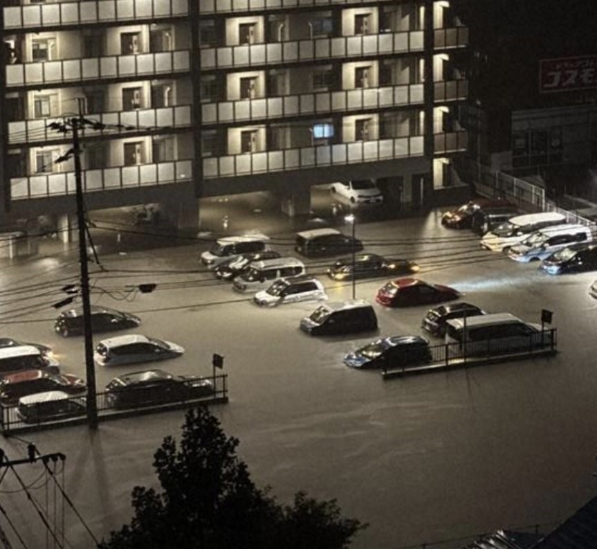 日本九州多地暴雨持續,引發嚴重災害已有數人失蹤。X 日本九州多地暴雨持續,引發嚴重災害已有數人失蹤。X