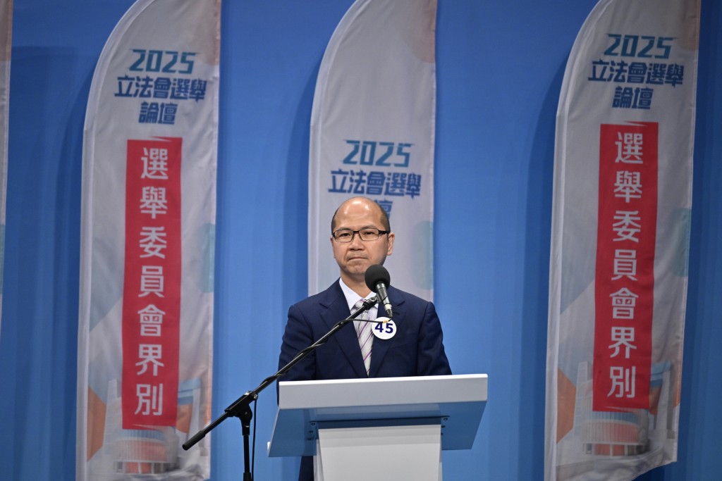 教聯會主席、選委界黃錦良支持優化校園基建,但認為龐大投資須與科研產出掛鉤。資料圖片 教聯會主席、選委界黃錦良支持優化校園基建,但認為龐大投資須與科研產出掛鉤。資料圖片