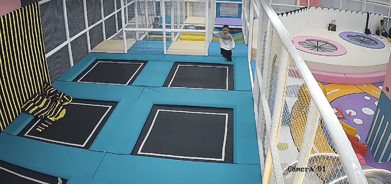其他兒童告知家長男童不適。小紅書_小哲最帥 其他兒童告知家長男童不適。小紅書_小哲最帥