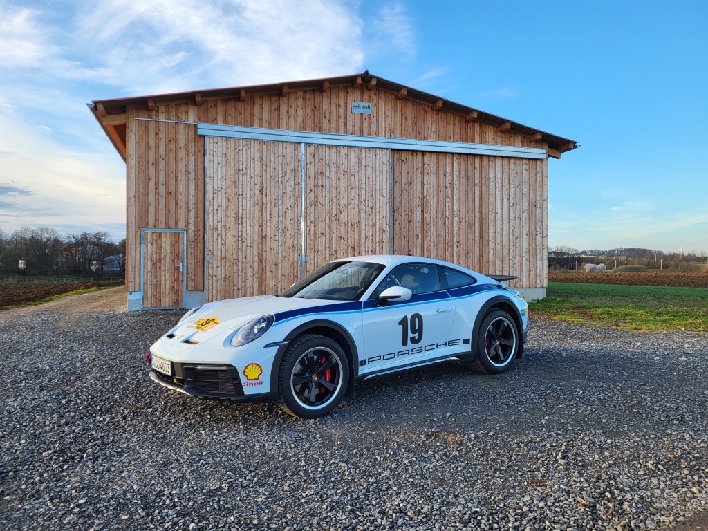 保時捷Porsche 911 Dakar早於2022年發表，全球限量2,500輛火速售罄，本地定價高達447萬元。