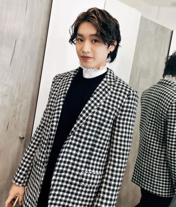 而Jer就係雙眼皮。