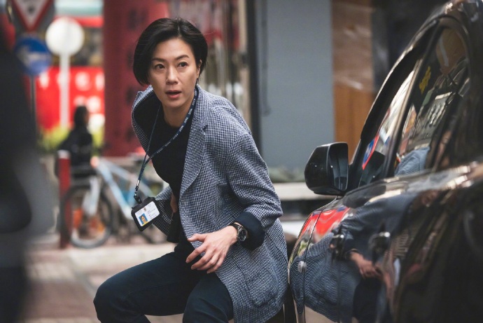 张可颐在贺岁电影《临时劫案》首次饰演警察角色。张可颐在贺岁电影《临时劫案》首次饰演警察角色。