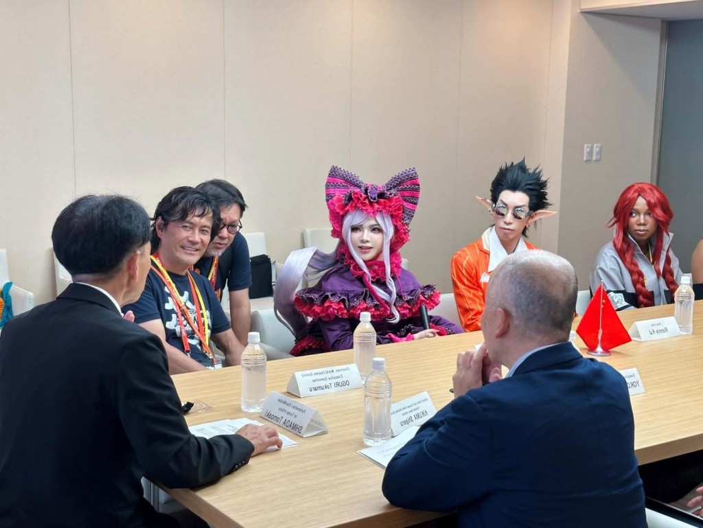 港队代表cosplay《魔物猎人》在世界Cosplay峰会首夺总冠军，创下历史。anicomhk@IG