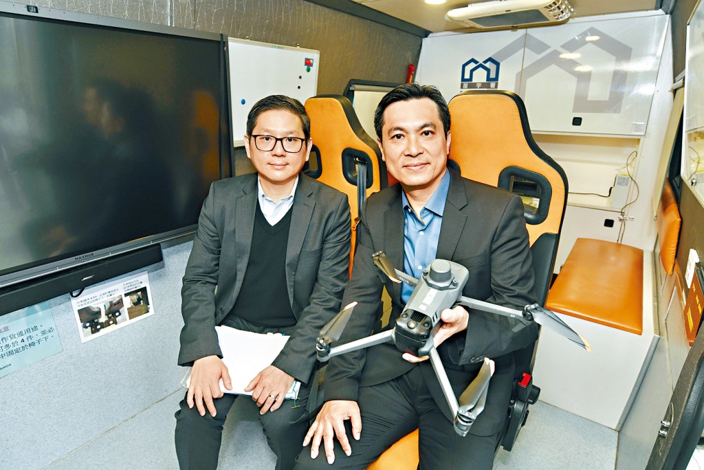 屋宇署利用无人机勘察157幢楼宇的外墙。图为大型行动时出动的无人机指挥车。
