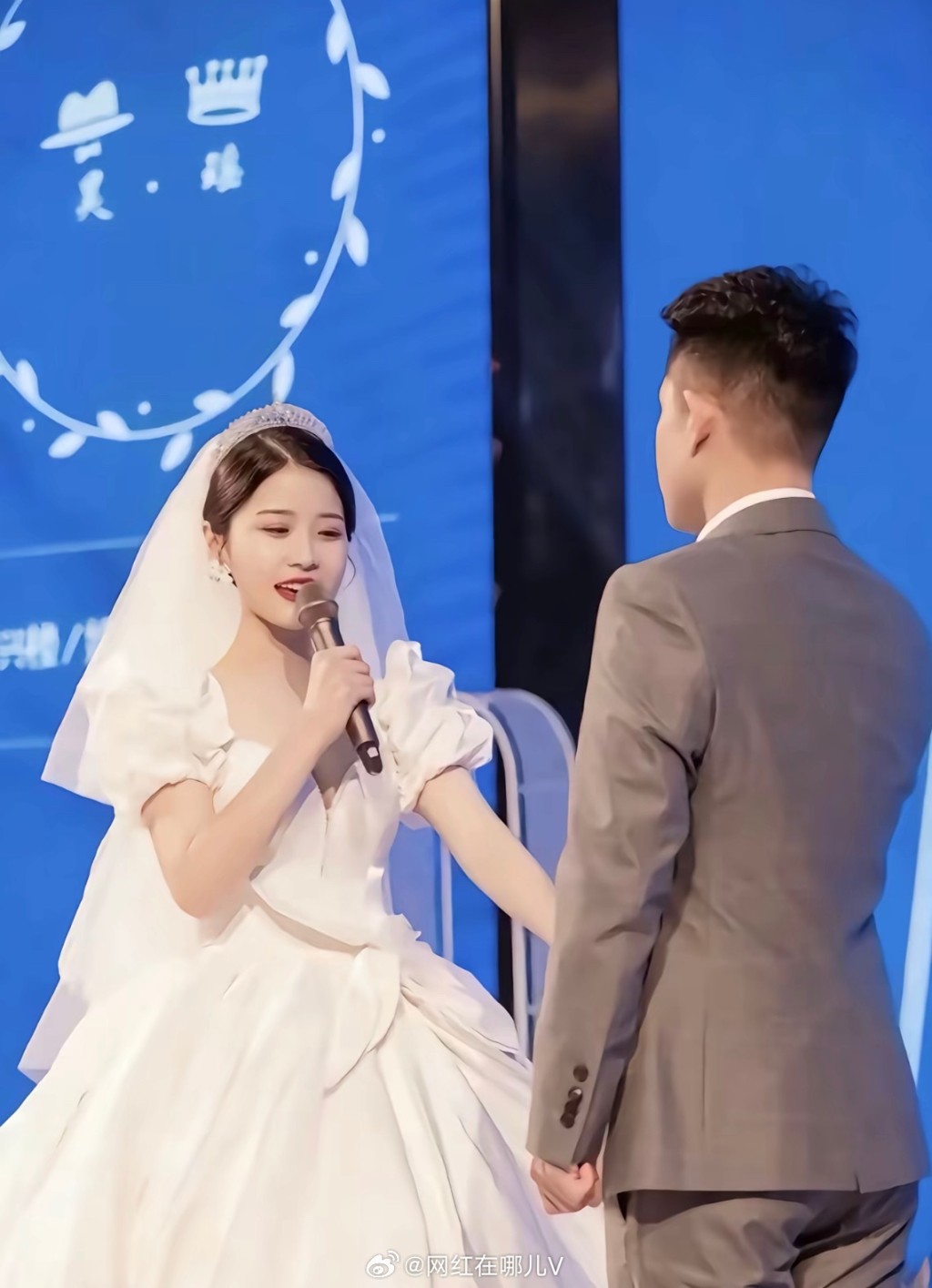 金昊与刘铭瑶在高中已相恋。微博