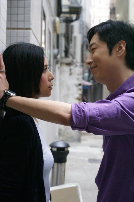 马浚伟曾于TVB剧集《隔离七日情》中，与郭羡妮有不少亲热戏。