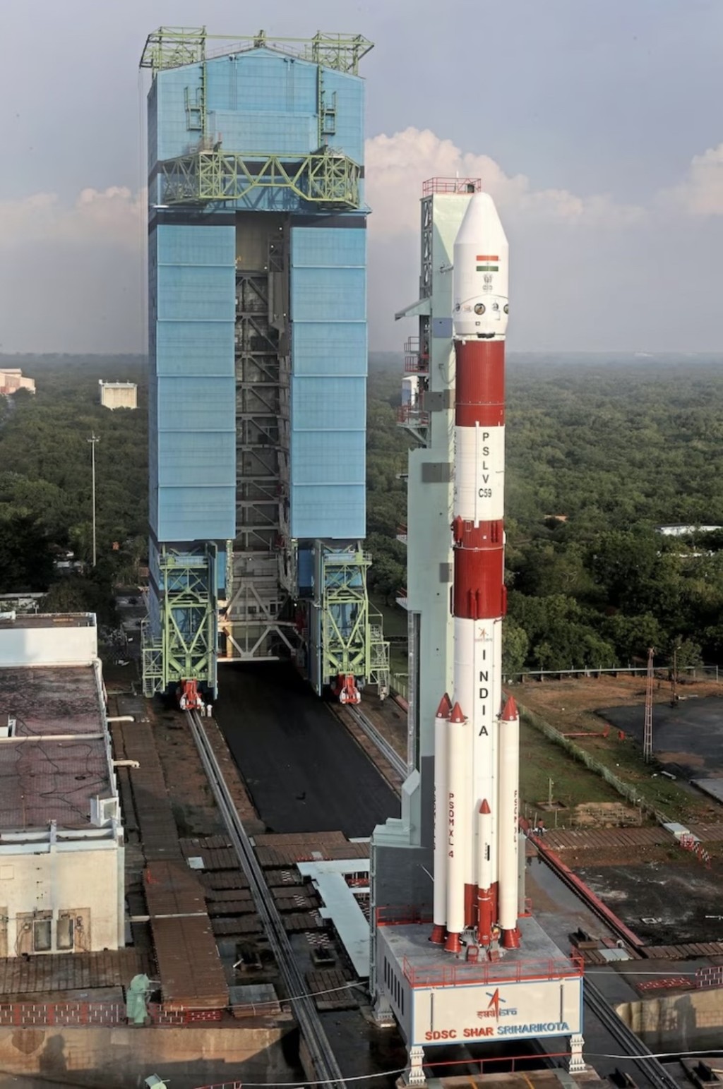 極地衛星運載火箭-XL (PSLV-XL) 已移至薩迪什·達萬航天中心的發射台。 ISRO