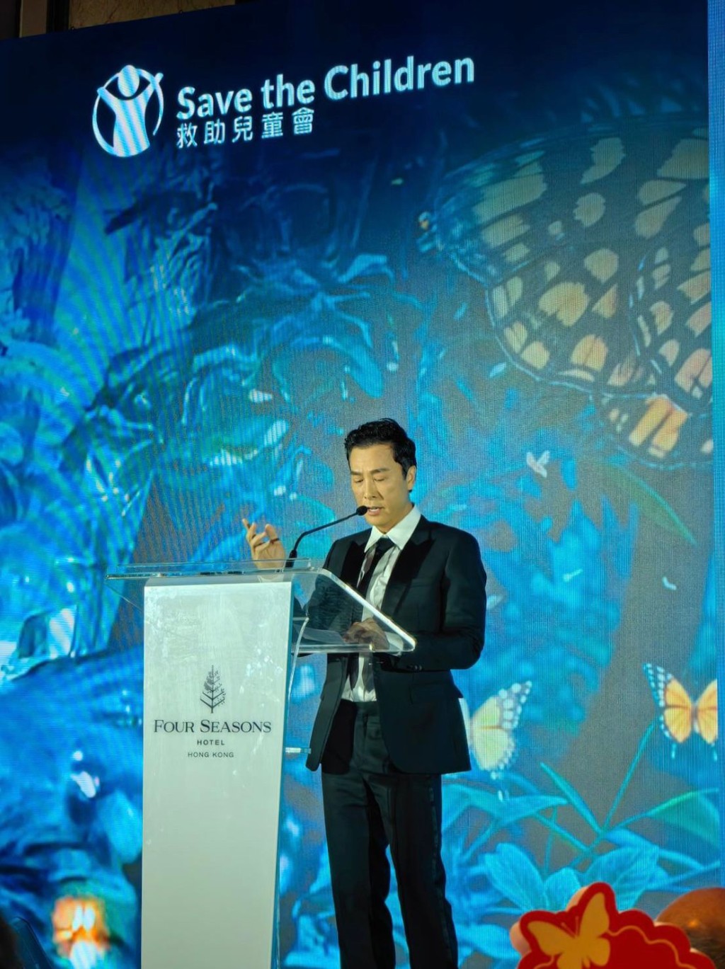 甄子丹十分關注困境孩童,無法獲得教育、醫療資源等問題。 甄子丹十分關注困境孩童,無法獲得教育、醫療資源等問題。