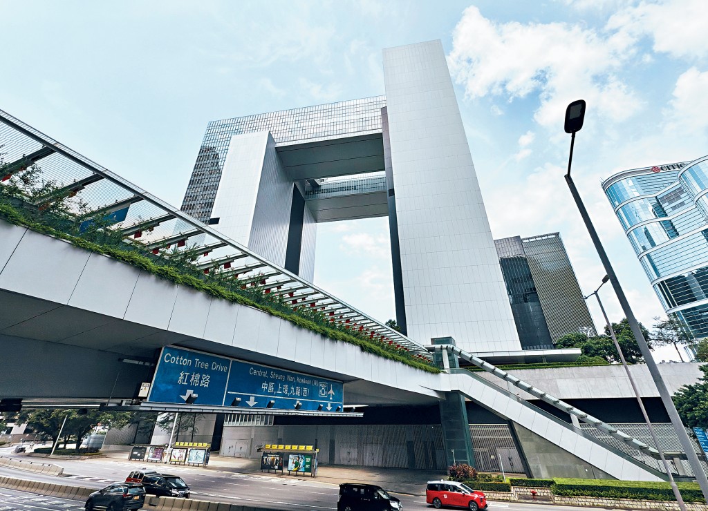 新一份《施政报告》提出成立AI效能提升组，希望利用AI提升政府效率。