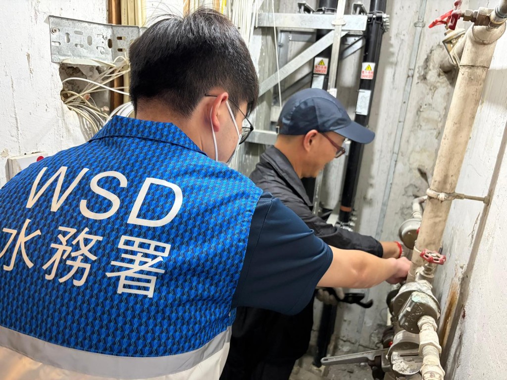 當局已助沖洗700戶水錶及650戶熱水爐。滴惜仔FB