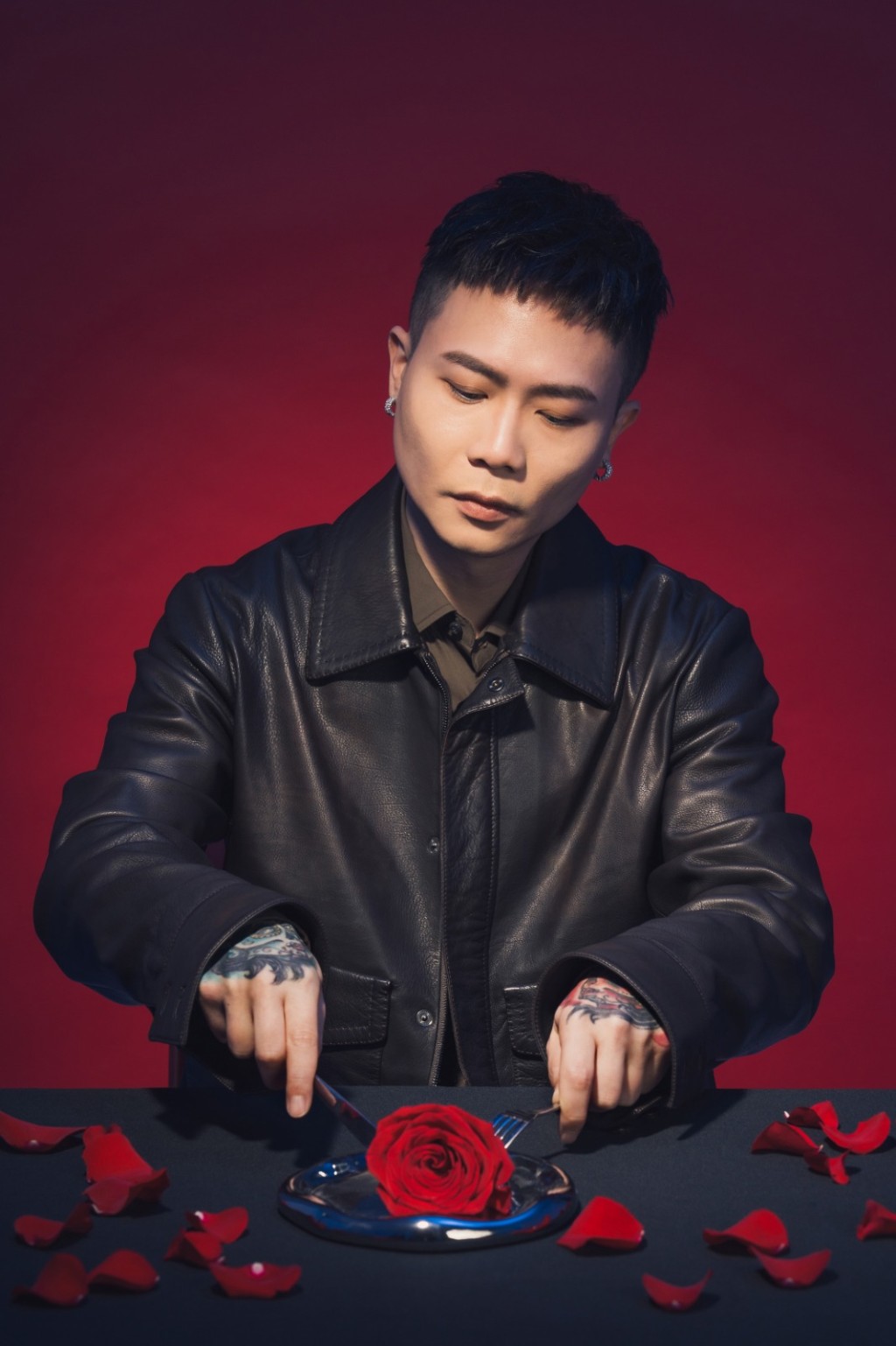 蕭秉治有「神曲製作機」之雅譽。