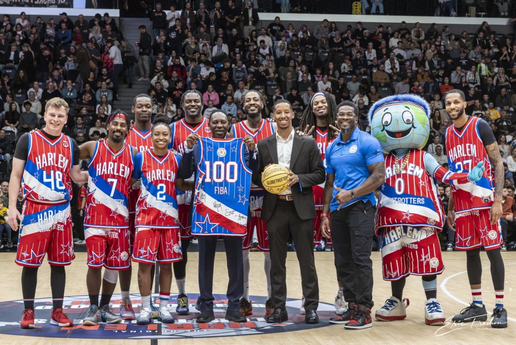 有“篮球魔术师”美誉并获国际篮球总会（FIBA）颁发篮球界最高荣誉“荣誉勋章”（FIBA Order of Merit）的哈林篮球队，定于 11 月 20 日至 22 日于湾仔修顿场馆上演 4 场世界级篮球表演