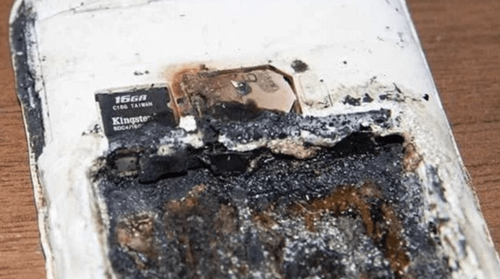 2019年9月，一名哈薩克的14歲少女，在睡前邊為手機充電邊聽音樂，後來睡著，沒想到手機電池疑因過熱爆炸，導致她在睡夢中被炸死。