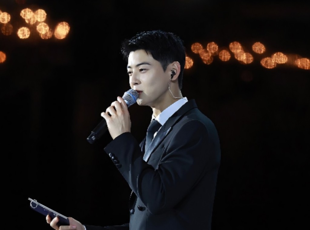 車銀優的流利英語和沉穩大方的主持功架,迷倒全場嘉賓。 車銀優的流利英語和沉穩大方的主持功架,迷倒全場嘉賓。