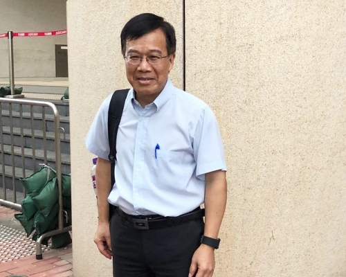 張星煒向港大申索其法律諮詢費用。